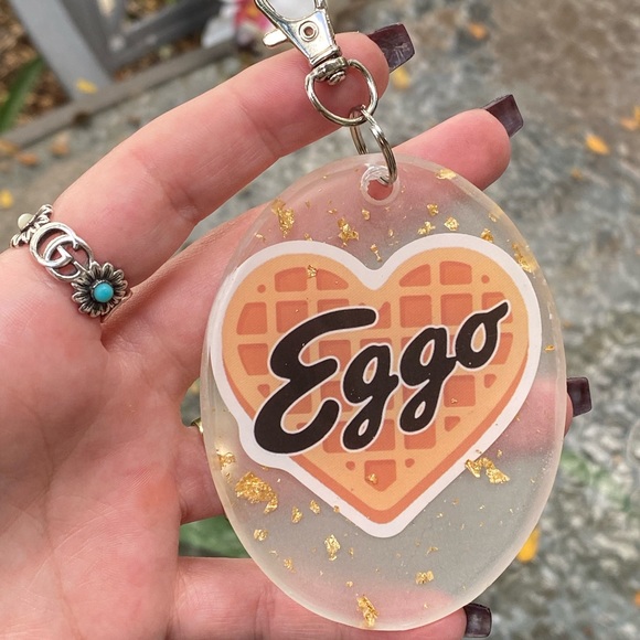 Stranger Things Eleven Eggo Heart Waffle Love Cartoon 🧇 w Gold Flakes Keychain - Picture 6 of 10